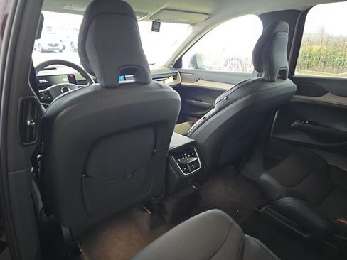 New 2025 Volvo EX90 Plus w/ Protection Package Premier image 26