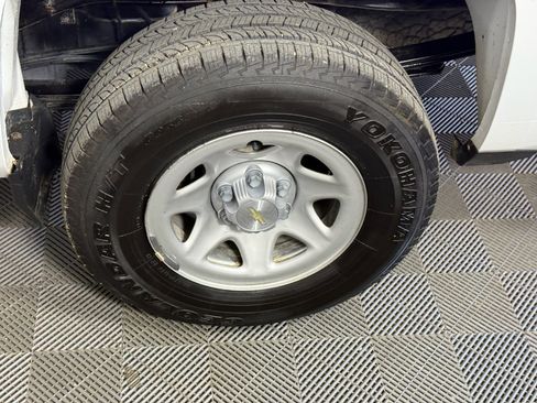 Used 2018 Chevrolet Silverado 1500 W/T w/ Trailering Package image 8