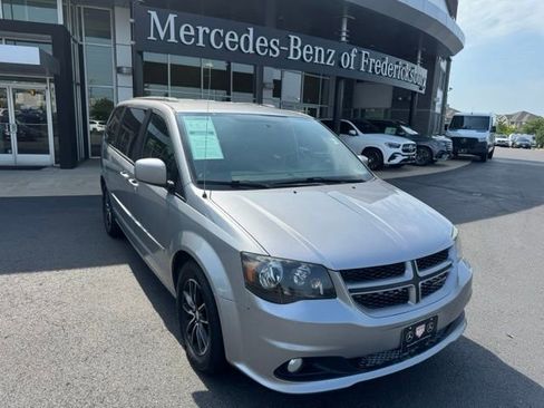 Used 2016 Dodge Grand Caravan R/T FWD image 1