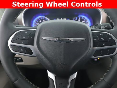 Used 2024 Chrysler Voyager LX image 22