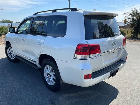 Used 2016 Toyota Land Cruiser image 6