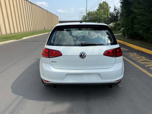 Used 2017 Volkswagen GTI S image 12
