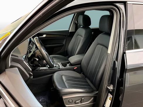 Used 2023 Audi Q5 2.0T Premium w/ Convenience Package AWD/4WD image 8