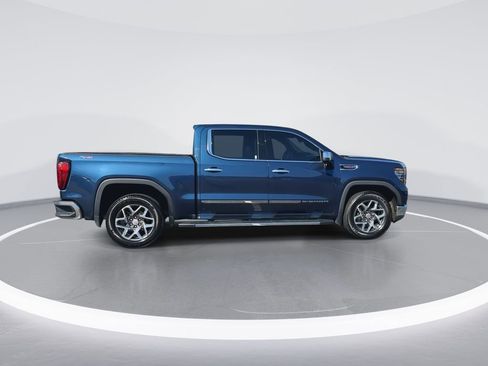 Used 2022 GMC Sierra 1500 SLT w/ SLT Premium Plus Package AWD/4WD image 9