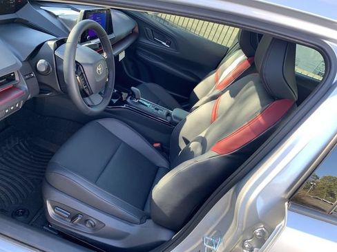 New 2026 Toyota Prius Plug-In Hybrid FWD image 18