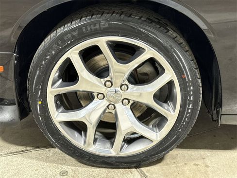 Used 2015 Dodge Challenger SXT Plus image 28