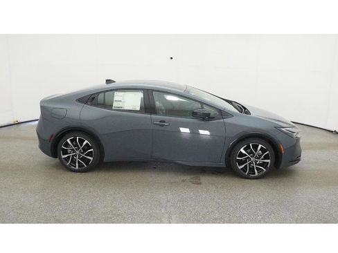 New 2026 Toyota Prius Plug-In Hybrid FWD image 11