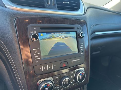 Used 2017 Chevrolet Traverse LT image 38