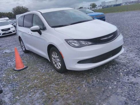 Used 2023 Chrysler Voyager LX FWD image 1