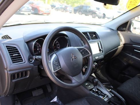 Used 2020 Mitsubishi Outlander Sport ES image 14