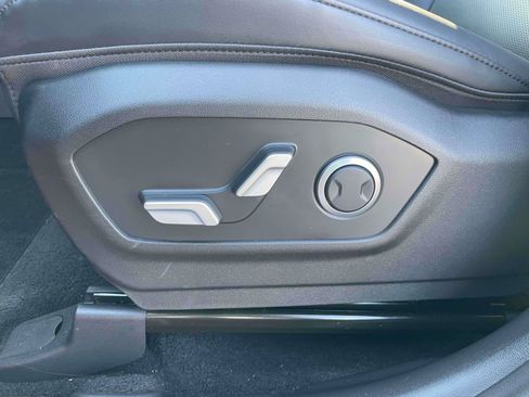 Used 2025 Hyundai Santa Fe SEL AWD/4WD image 17