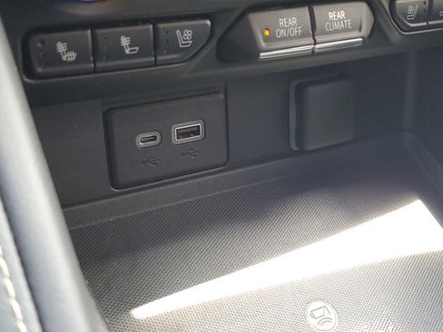 Used 2021 GMC Yukon SLT RWD image 33