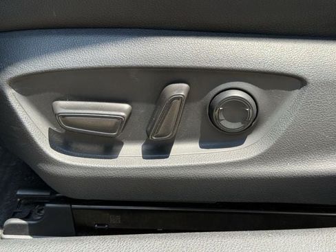 Used 2019 Toyota Camry SE FWD image 25