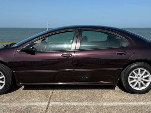 Used 2004 Chrysler Concorde LX image 8