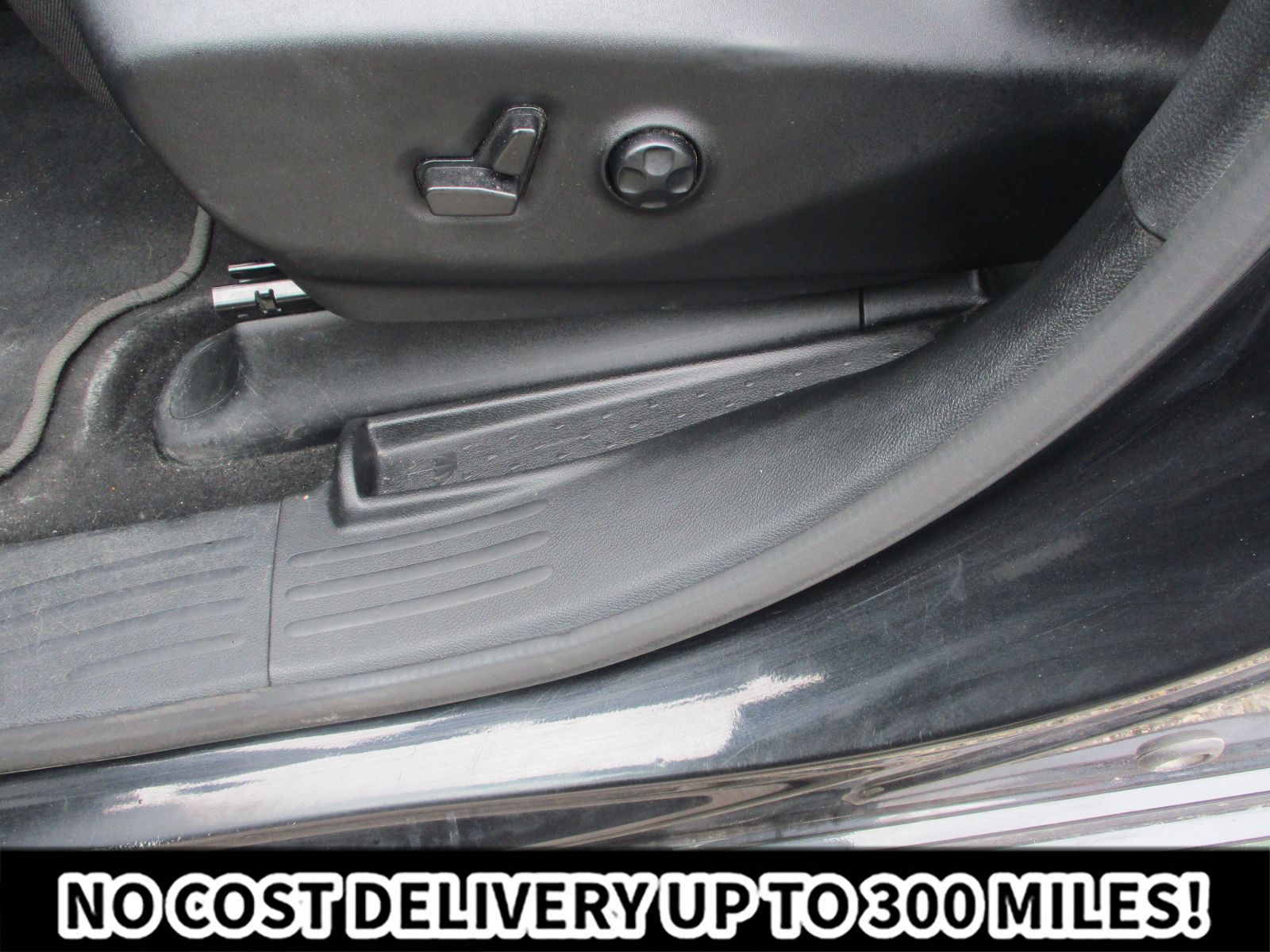 Used 2023 Chrysler Pacifica Touring-L w/ S Appearance Package FWD image 22
