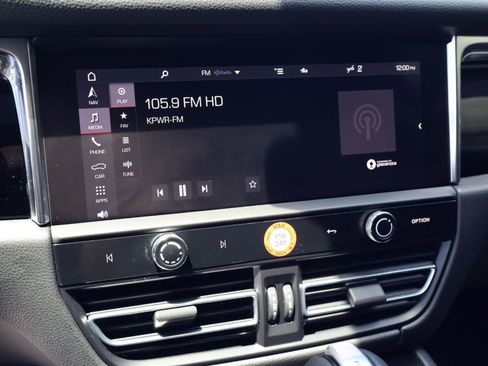 Certified 2025 Porsche Macan w/ Premium Package Plus AWD/4WD image 17