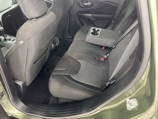 Used 2021 Jeep Cherokee Latitude FWD image 26
