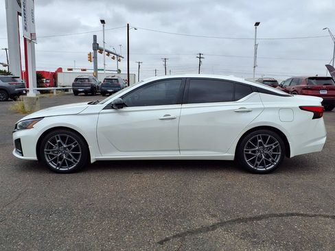 Used 2024 Nissan Altima 2.0 SR FWD image 5