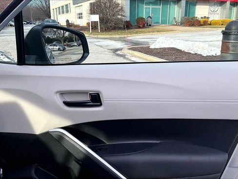 Used 2023 Toyota Corolla Cross L image 22