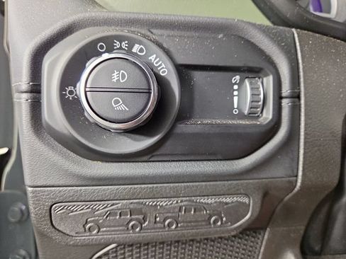 Used 2024 Jeep Gladiator Mojave AWD/4WD image 27
