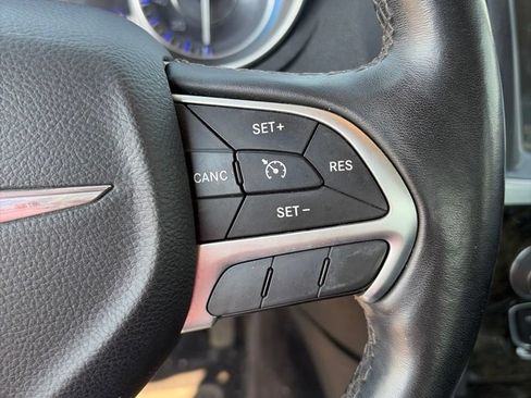 Used 2015 Chrysler 300 C AWD/4WD image 14