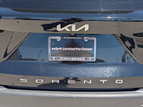 Used 2022 Kia Sorento LX AWD/4WD image 13
