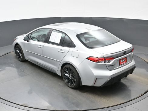 Used 2025 Toyota Corolla SE w/ SE Premium Package image 38