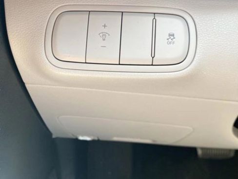 New 2026 Hyundai Venue SEL FWD image 15