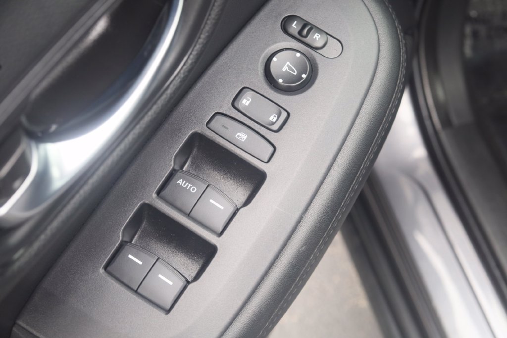 Used 2024 Honda HR-V LX image 30