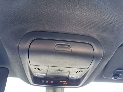 Used 2022 Buick Enclave Premium image 27