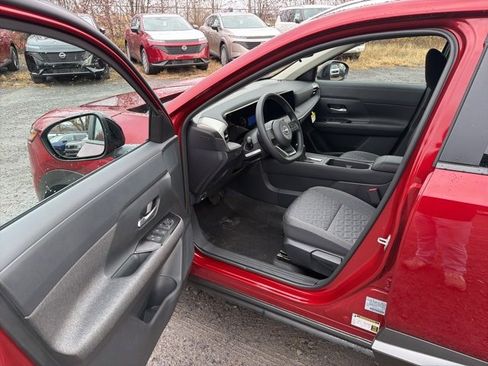 New 2026 Nissan Kicks SV w/ SV Premium Package image 5