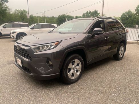 Used 2019 Toyota RAV4 XLE w/ Convenience Package AWD/4WD image 4