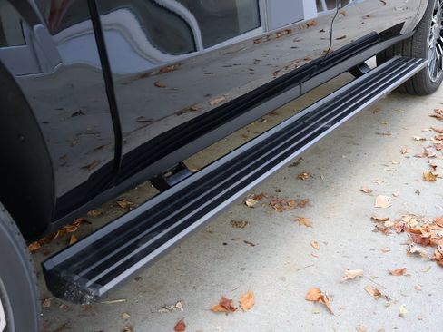 New 2025 Chevrolet Suburban High Country image 39