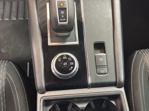 Used 2024 Mitsubishi Outlander ES FWD image 15