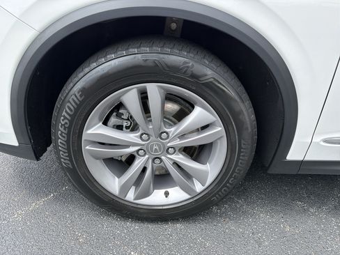 Used 2023 Acura MDX SH-AWD image 11