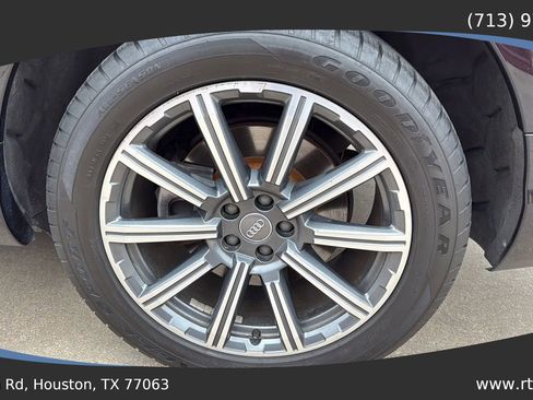 Used 2018 Audi Q7 3.0T Premium Plus w/ Premium Plus Package image 16