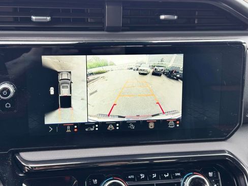 Certified 2025 GMC Sierra 1500 AT4 w/ Technology Package AWD/4WD image 19