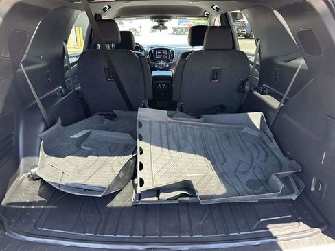 Used 2023 Chevrolet Traverse LT FWD image 21