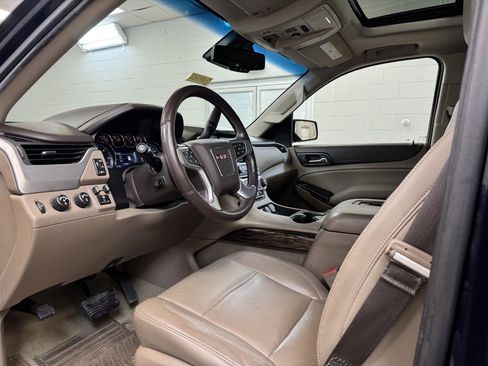 Used 2017 GMC Yukon SLT w/ Premium Edition image 14