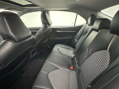 Used 2023 Toyota Camry SE image 10