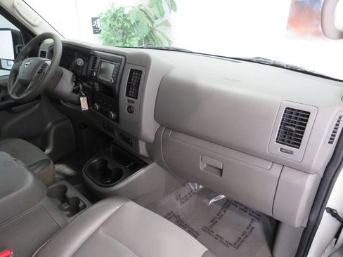Used 2017 Nissan NV 3500 SV w/ SV Technology Package image 10