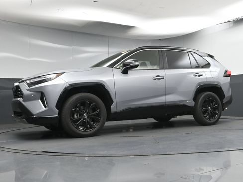 Used 2024 Toyota RAV4 XSE AWD/4WD image 22