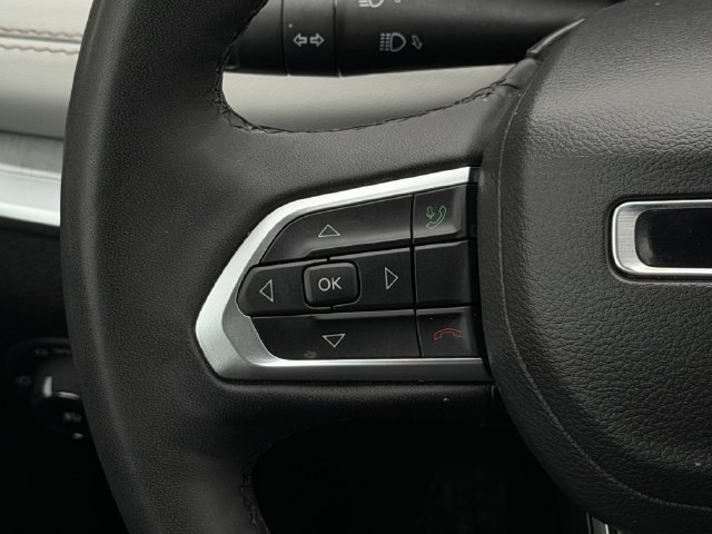 Used 2025 Jeep Compass Limited AWD/4WD image 14