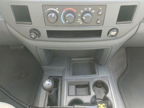 Used 2006 Dodge Ram 2500 Truck SLT image 25