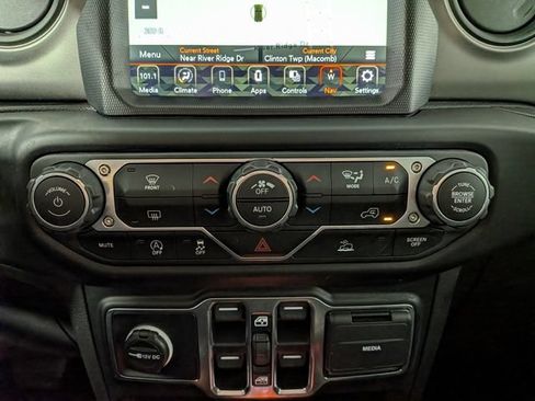 Used 2021 Jeep Wrangler Unlimited Sport AWD/4WD image 22