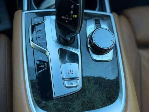 Used 2018 BMW 750i xDrive 750i xDrive Sedan 4D image 39