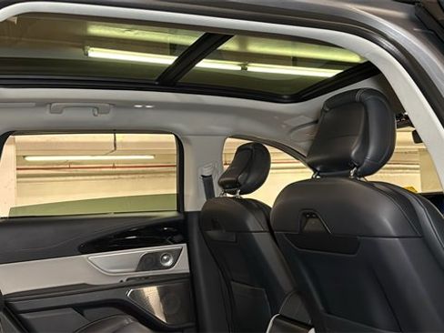 Used 2024 Lincoln Nautilus Reserve w/ Equipment Group 203A image 6