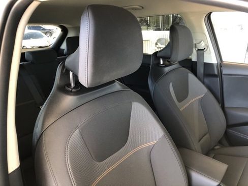 Certified 2024 Kia Niro LX image 51