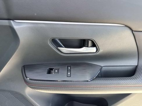 Used 2025 Nissan Kicks SR FWD image 14