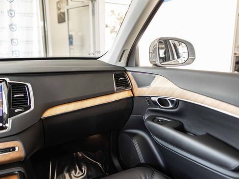 Used 2025 Volvo XC90 B6 Plus image 40